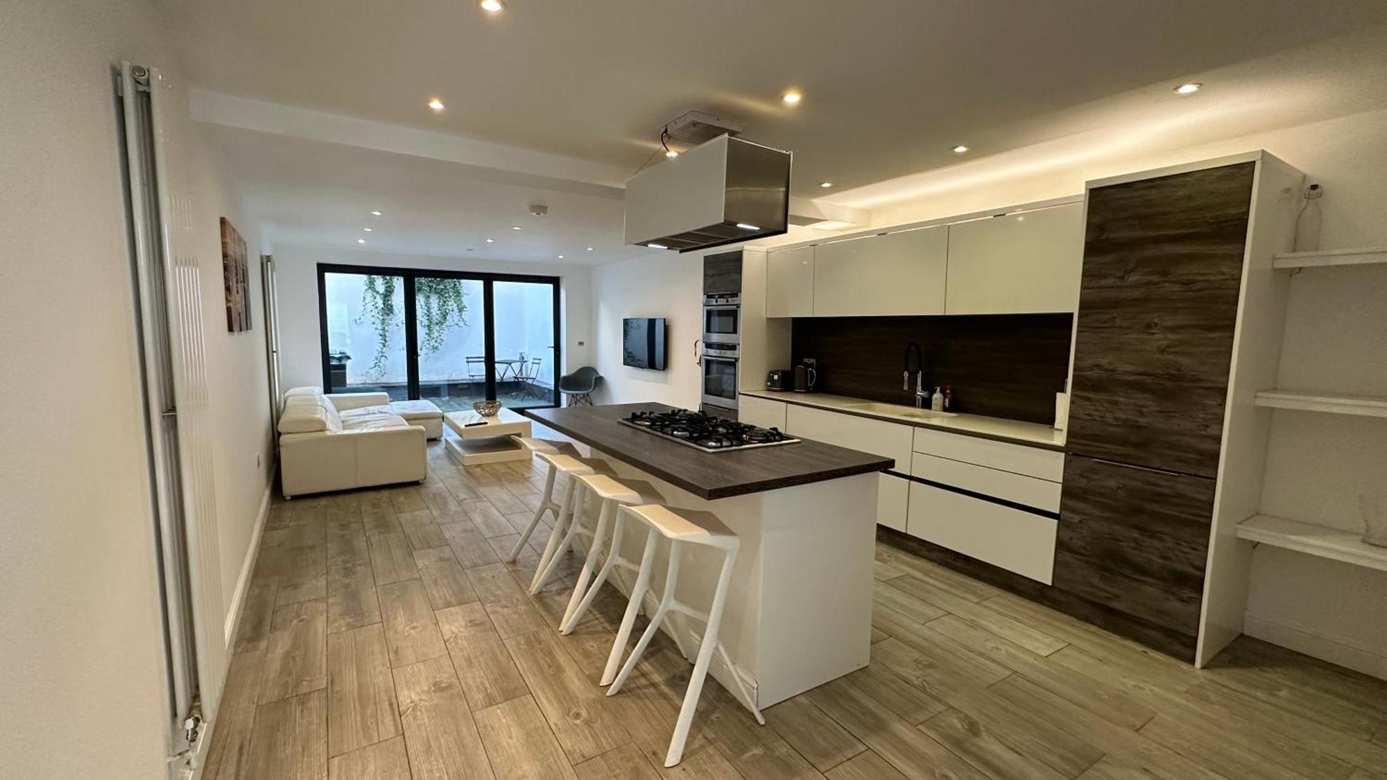Holiday home Spacious 4 Bedroom House *