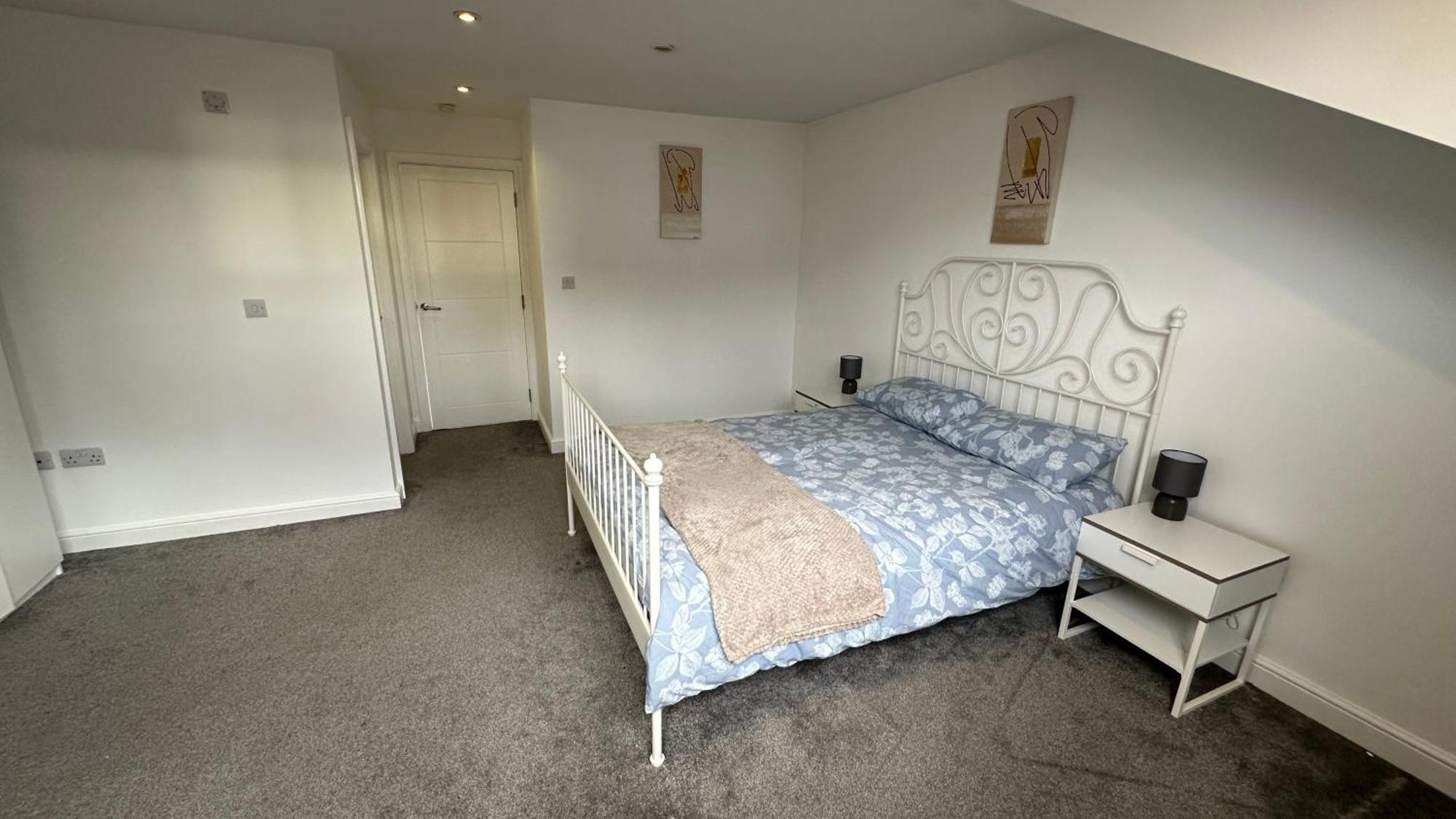 Holiday home Spacious 4 Bedroom House